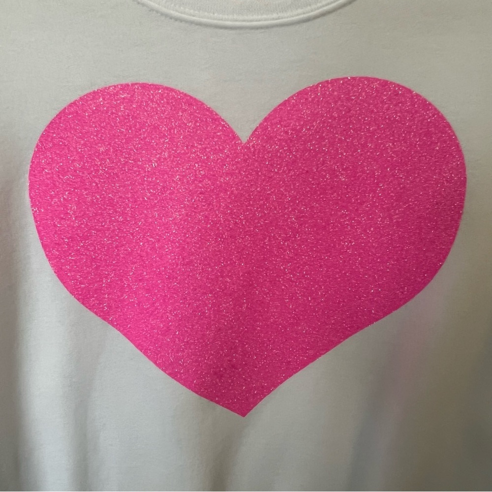 NWT Yvette Mandell Small White with Pink Heart Sweatshirt. ๐ - Picture 3 of 4